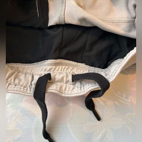 Lululemon Sweat Short Men Small Gray Pockets Drawstring 11" inseam  EUC - Picture 5 of 9
